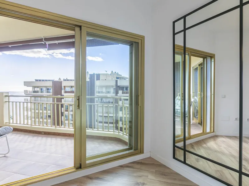 Apartment - Top Floor Apartment в продаже в Fuengirola, Málaga. В доме 1 спален и 1 ванных комнат. Площадь дома 65 м²
