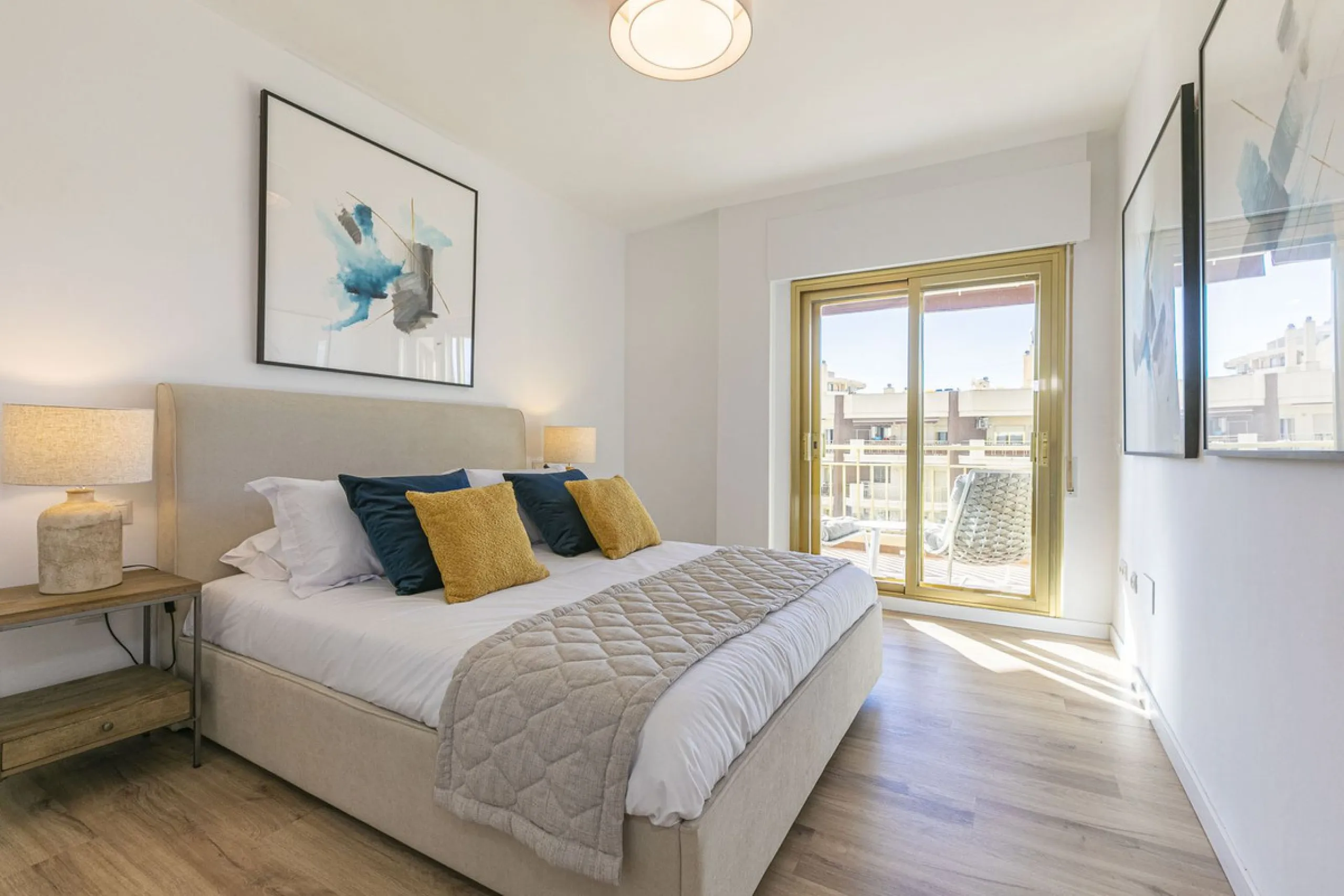 Apartment - Top Floor Apartment в продаже в Fuengirola, Málaga. В доме 1 спален и 1 ванных комнат. Площадь дома 65 м²