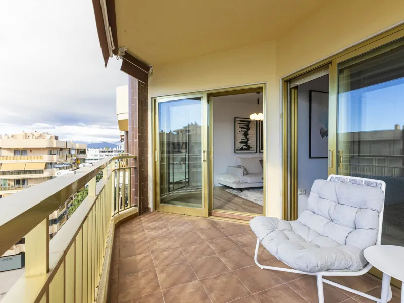 Apartment - Top Floor Apartment в продаже в Fuengirola, Málaga. В доме 1 спален и 1 ванных комнат. Площадь дома 65 м²