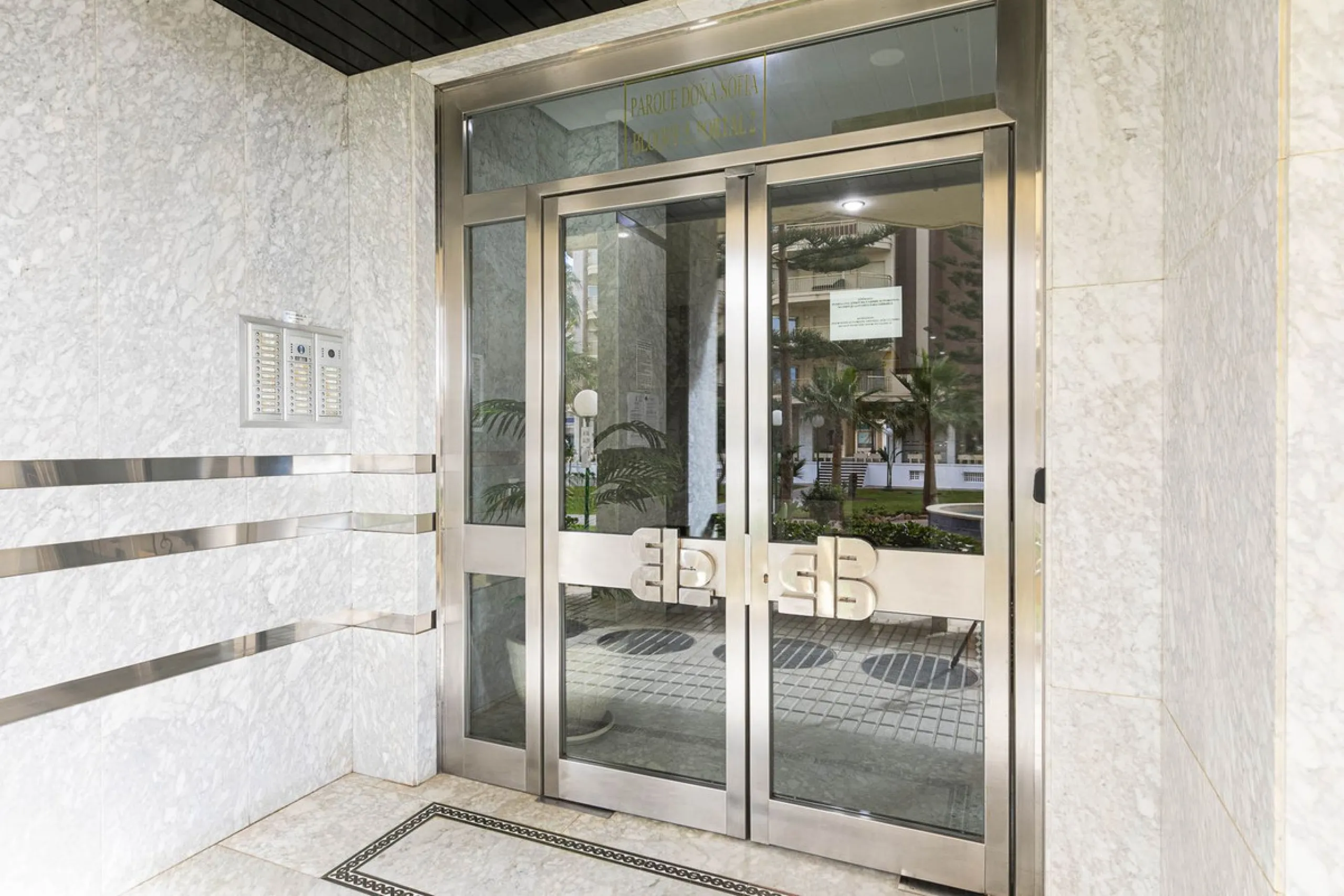 Apartment - Top Floor Apartment в продаже в Fuengirola, Málaga. В доме 1 спален и 1 ванных комнат. Площадь дома 65 м²