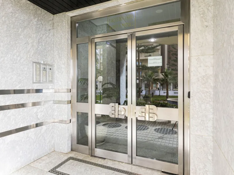 Apartment - Top Floor Apartment в продаже в Fuengirola, Málaga. В доме 1 спален и 1 ванных комнат. Площадь дома 65 м²