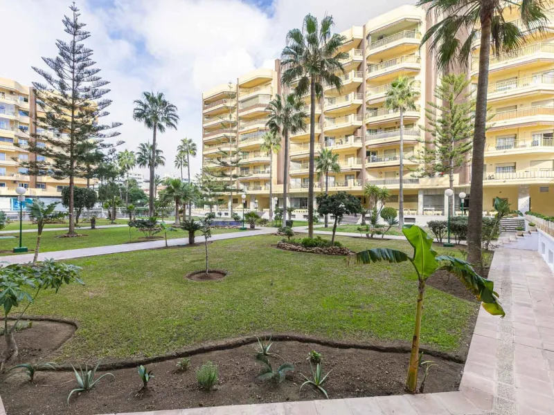 Apartment - Top Floor Apartment в продаже в Fuengirola, Málaga. В доме 1 спален и 1 ванных комнат. Площадь дома 65 м²