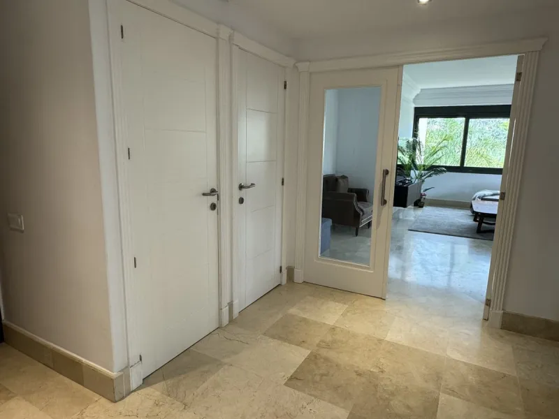 Exclusive Residence for Sale in Lorcrigolf Urbanization, Nueva Andalucía
