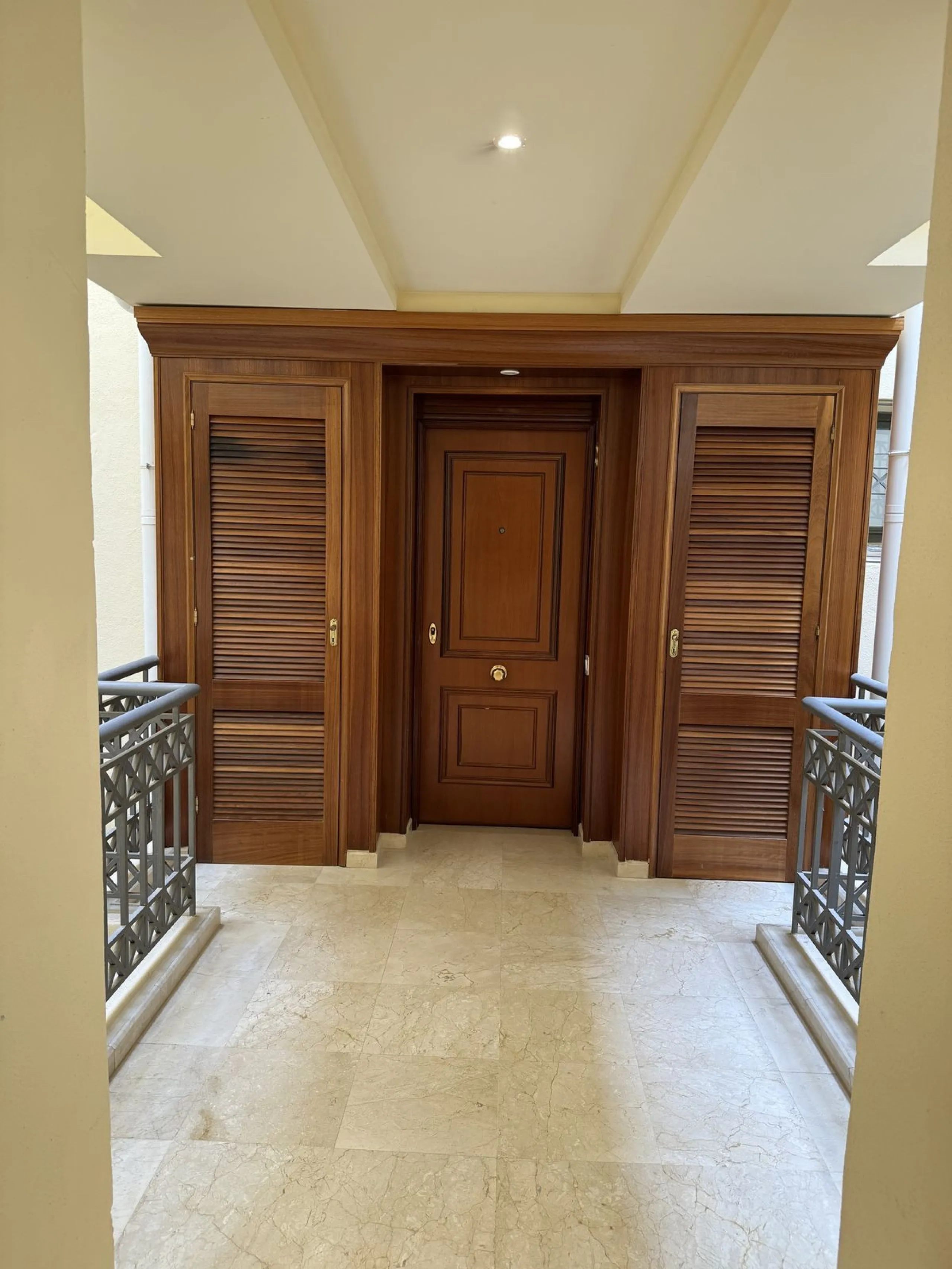 Exclusive Residence for Sale in Lorcrigolf Urbanization, Nueva Andalucía
