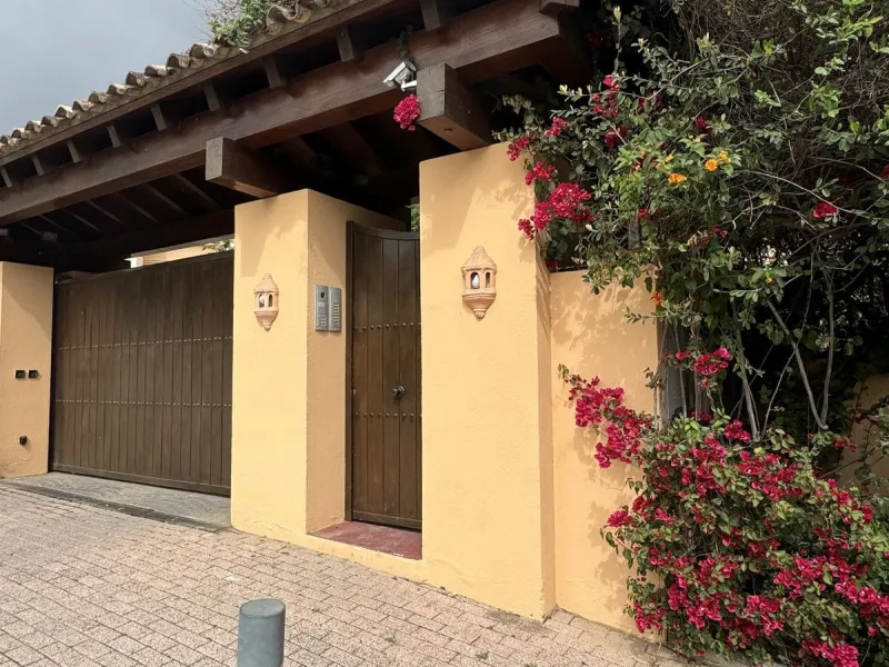Exclusive Residence for Sale in Lorcrigolf Urbanization, Nueva Andalucía