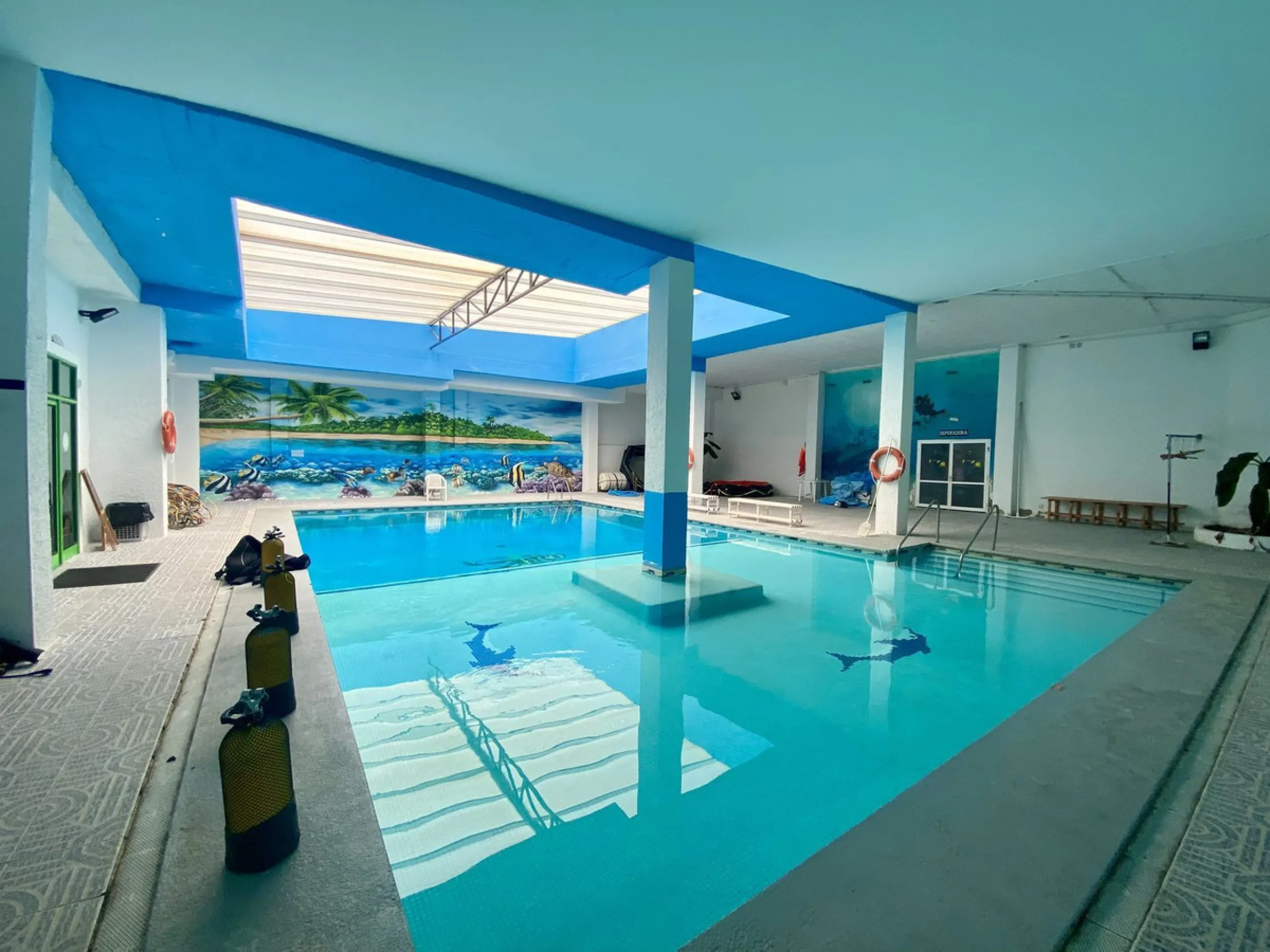 UNIQUE OPPORTUNITY, SALE OF PREMISES OR PREMISES IN A SHOPPING CENTER IN BENALMÁDENA