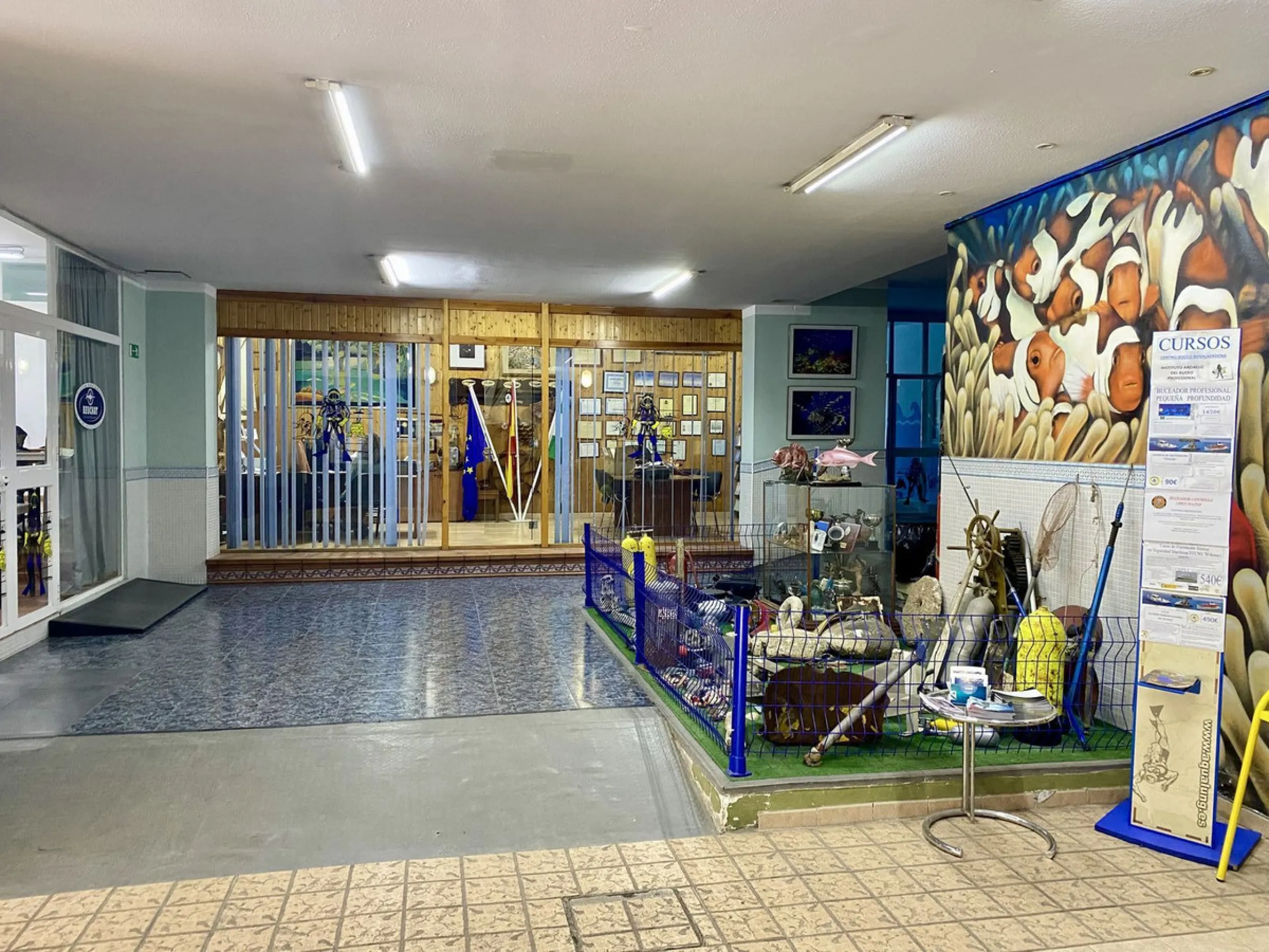 UNIQUE OPPORTUNITY, SALE OF PREMISES OR PREMISES IN A SHOPPING CENTER IN BENALMÁDENA