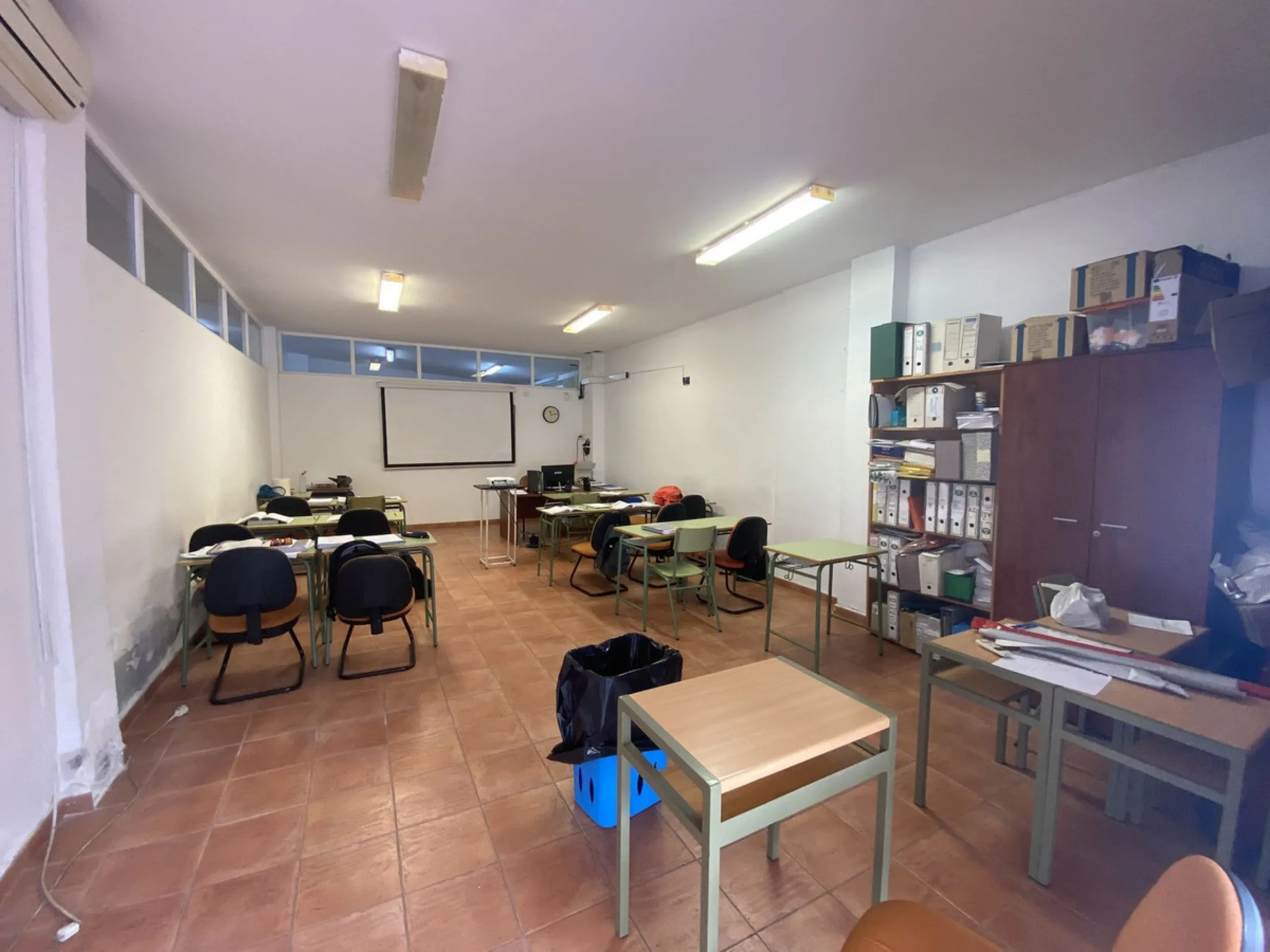 UNIQUE OPPORTUNITY, SALE OF PREMISES OR PREMISES IN A SHOPPING CENTER IN BENALMÁDENA