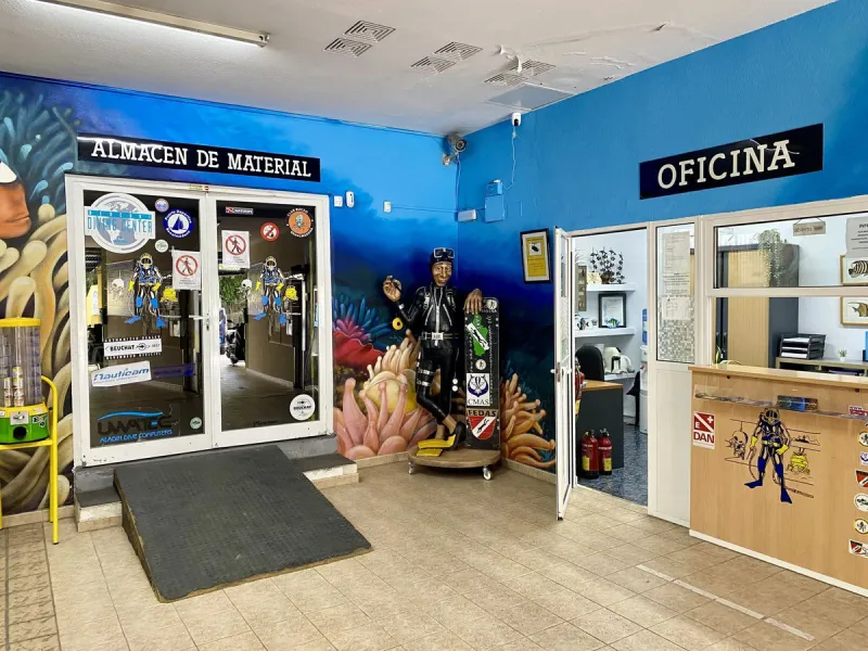 UNIQUE OPPORTUNITY, SALE OF PREMISES OR PREMISES IN A SHOPPING CENTER IN BENALMÁDENA