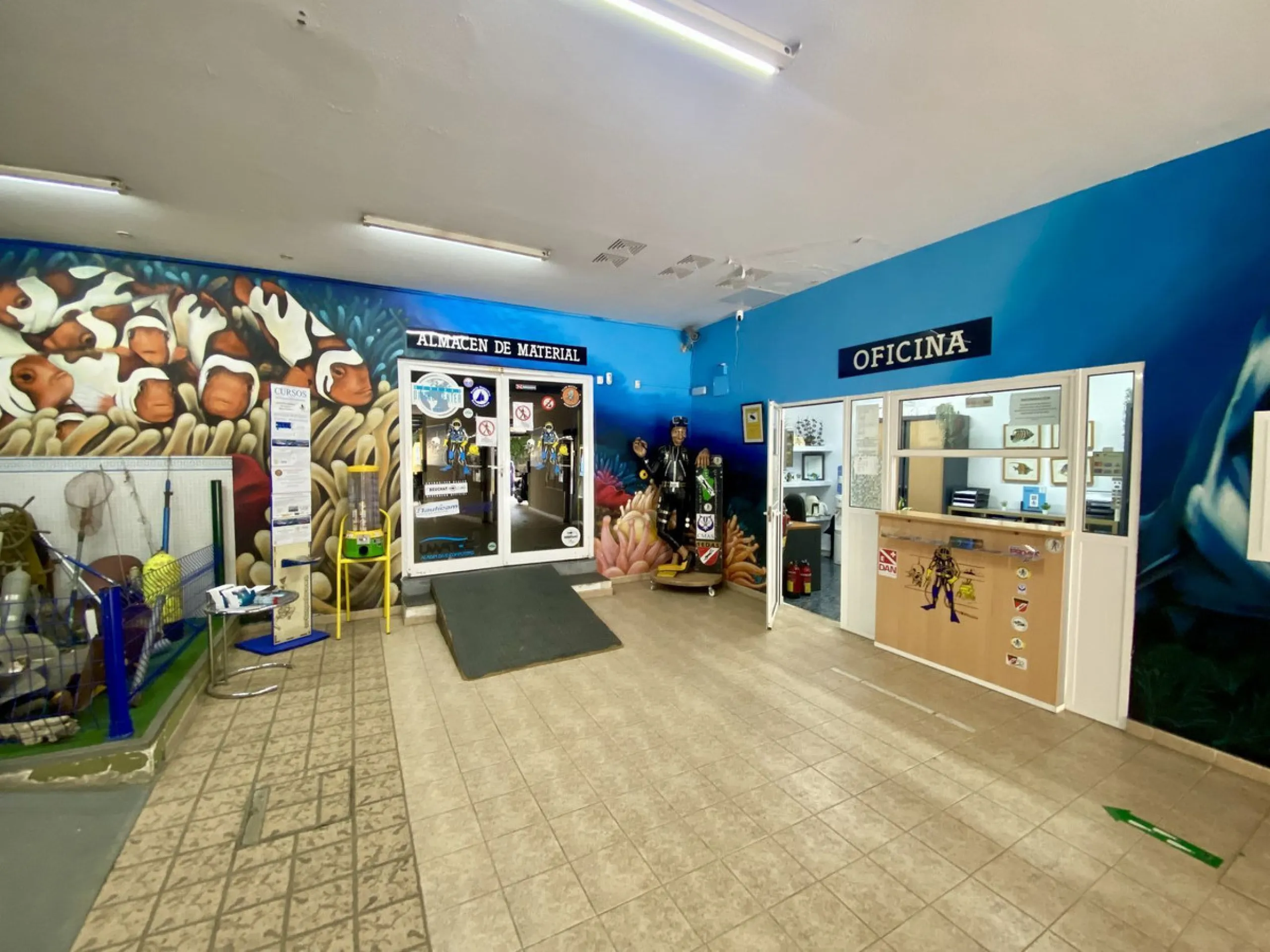 UNIQUE OPPORTUNITY, SALE OF PREMISES OR PREMISES IN A SHOPPING CENTER IN BENALMÁDENA