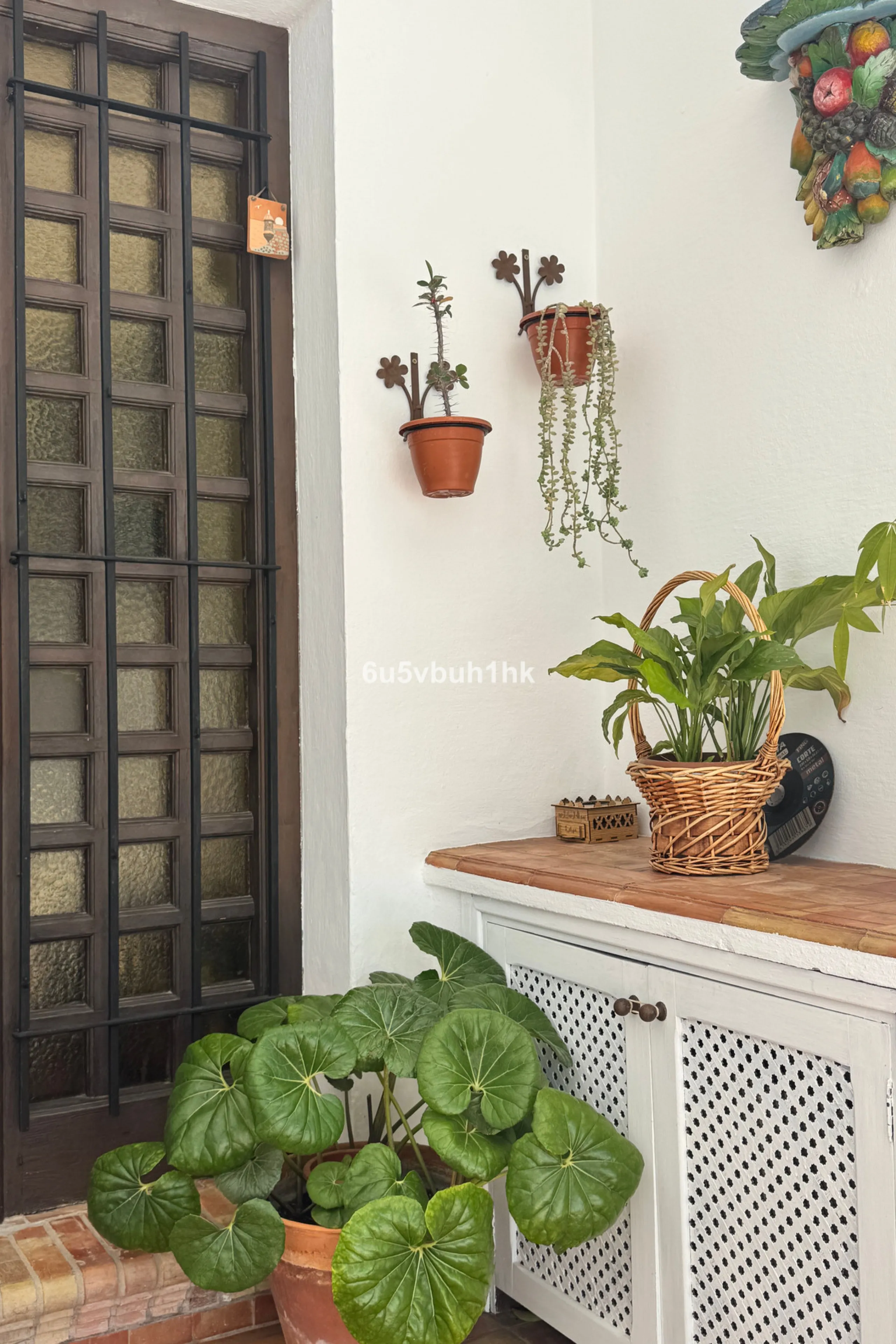 There comes a stage in life when the ideal home is no longer the biggest one — but the one that simply makes everyday living easier, more comfortable and enjoyable. This single-level property in Alhaurín de la Torre captures that idea beautifully.