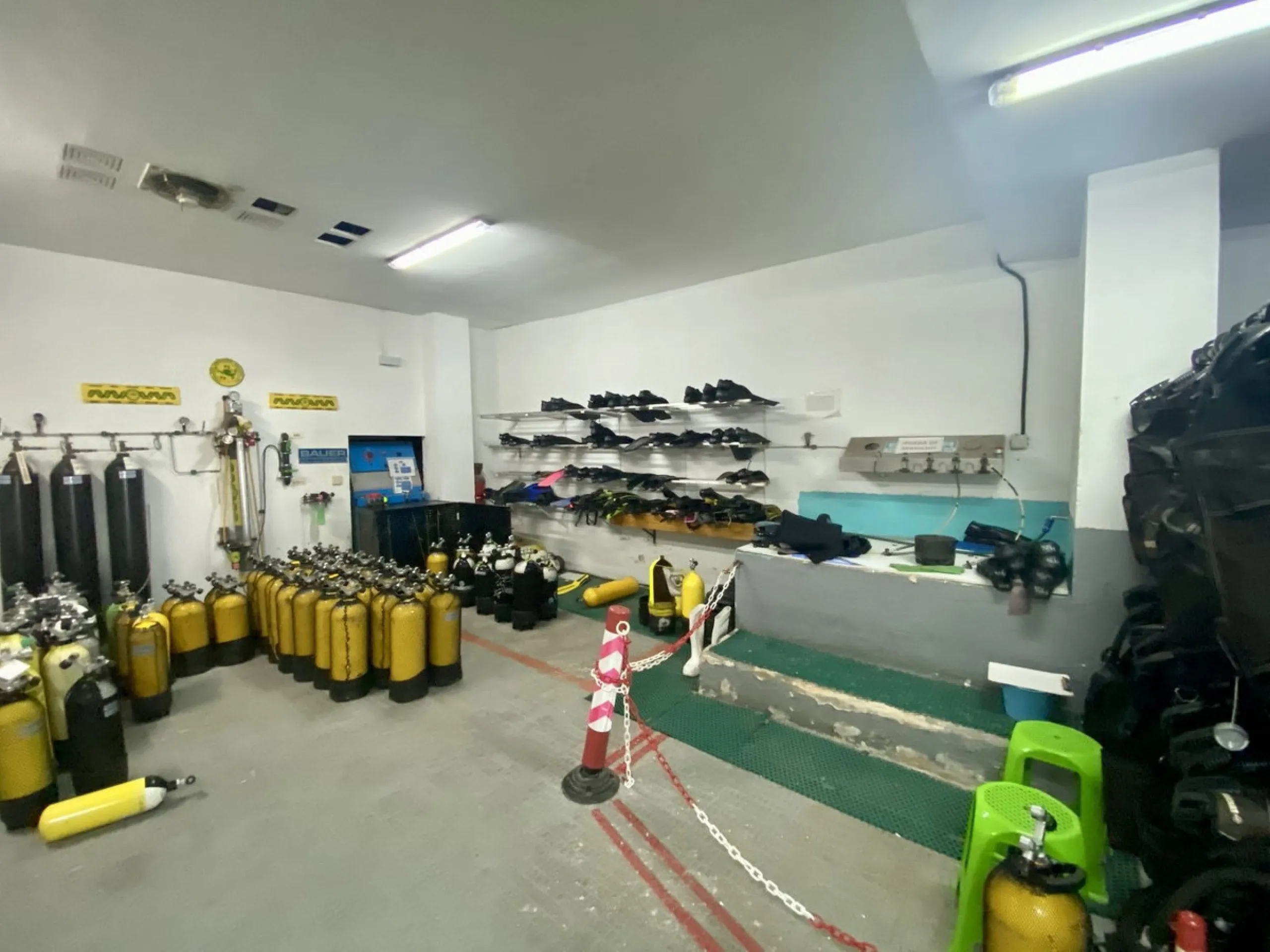 UNIQUE OPPORTUNITY, SALE OF PREMISES OR PREMISES IN A SHOPPING CENTER IN BENALMÁDENA