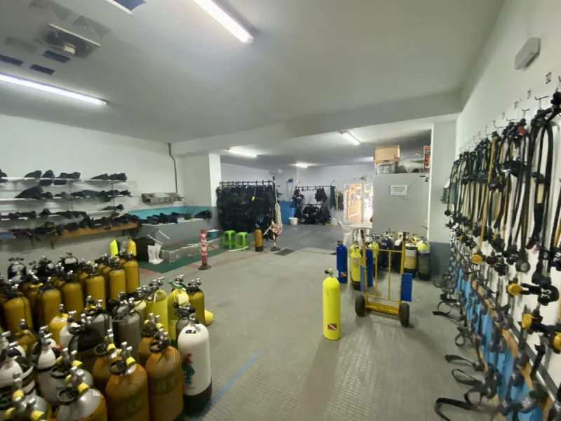 UNIQUE OPPORTUNITY, SALE OF PREMISES OR PREMISES IN A SHOPPING CENTER IN BENALMÁDENA