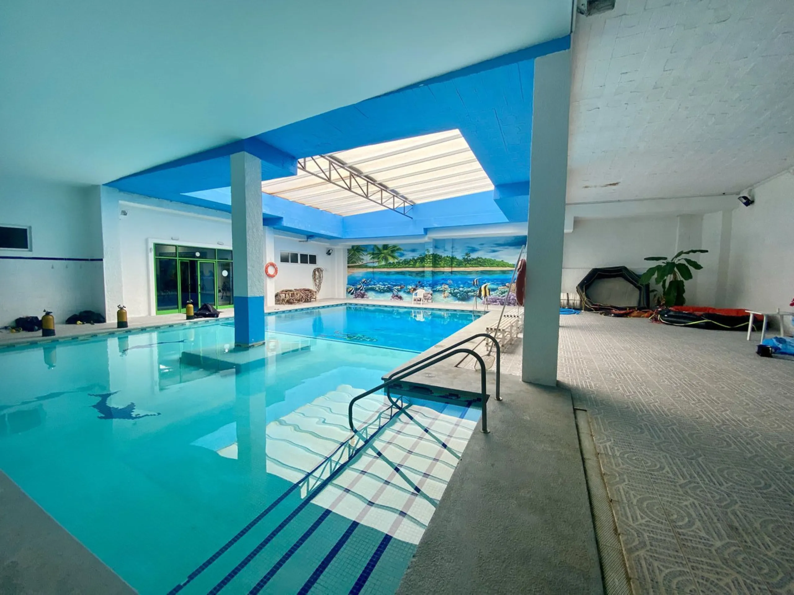 UNIQUE OPPORTUNITY, SALE OF PREMISES OR PREMISES IN A SHOPPING CENTER IN BENALMÁDENA