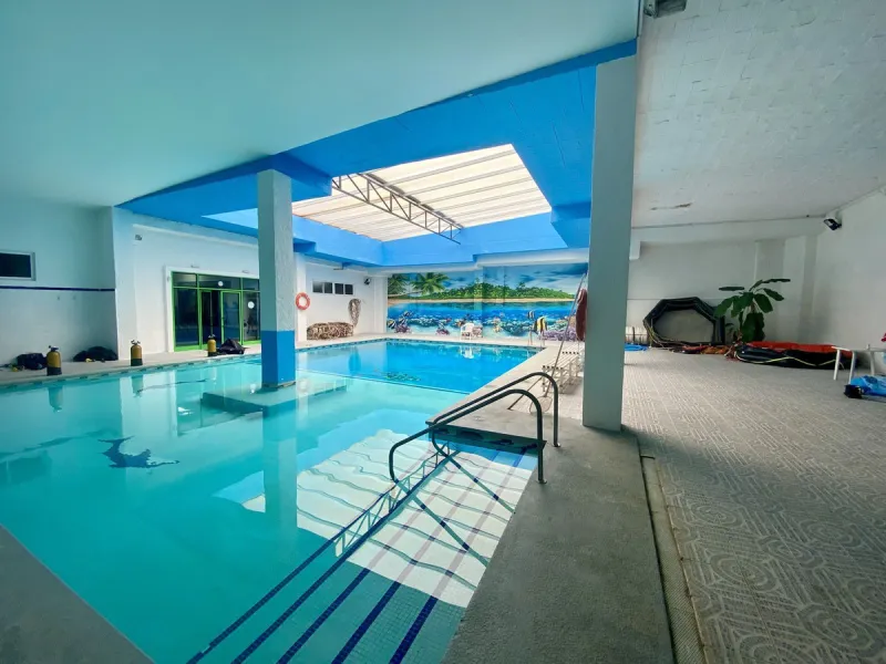 UNIQUE OPPORTUNITY, SALE OF PREMISES OR PREMISES IN A SHOPPING CENTER IN BENALMÁDENA