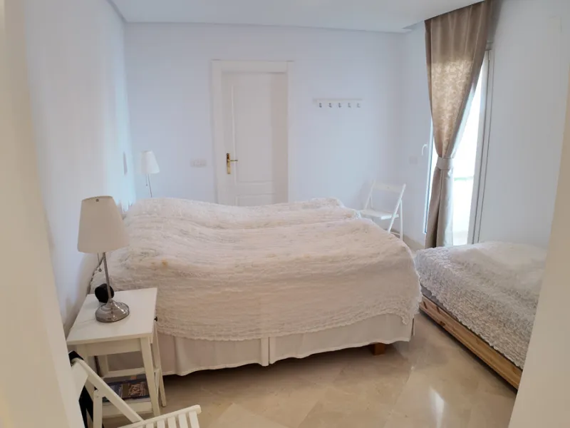Apartment - Middle Floor Apartment в продаже в Marbella, Málaga. В доме 2 спален и 4 ванных комнат. Площадь дома 154 м²