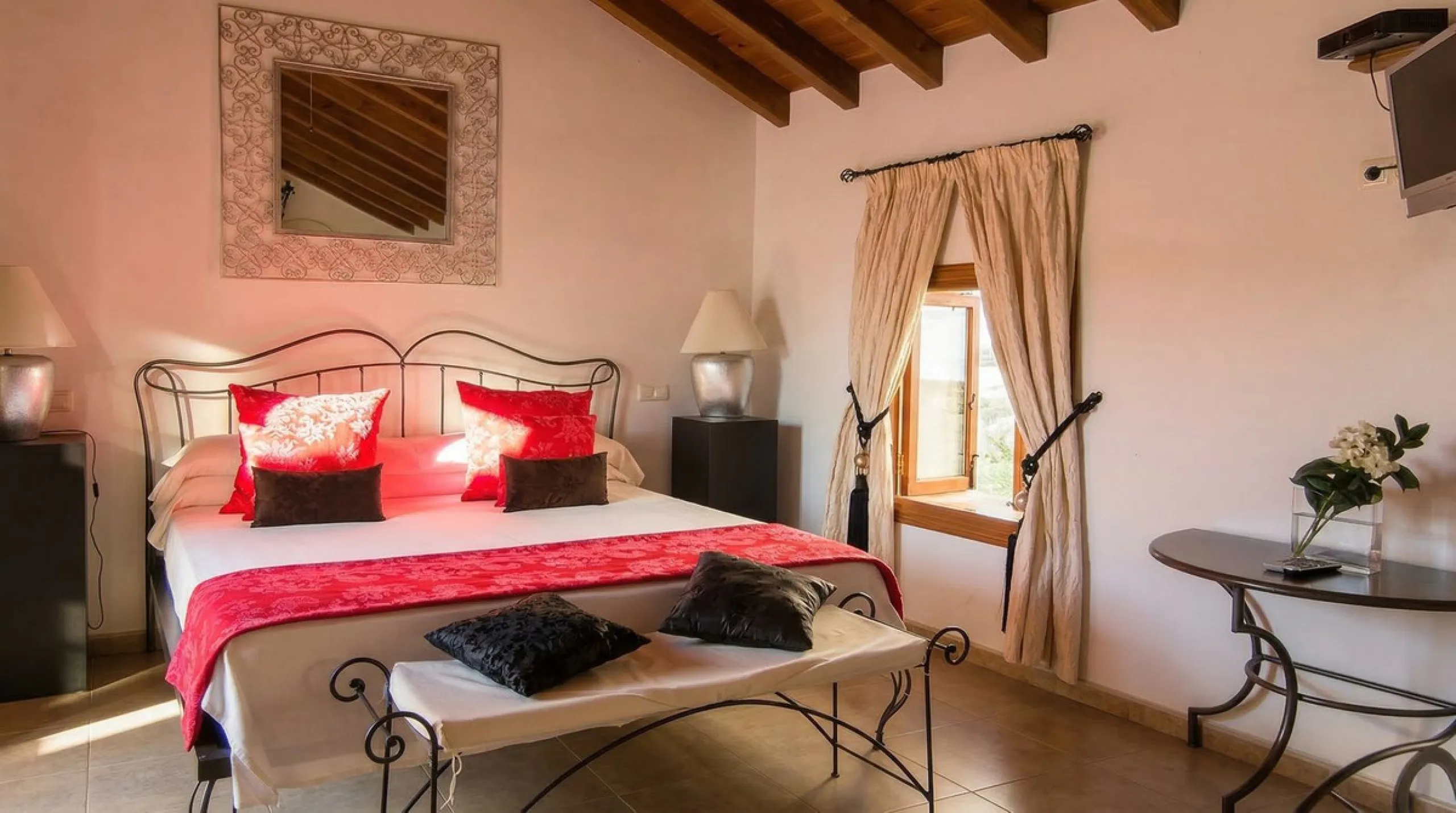 Fantastic boutique hotel in the historic centre in the lively city Velez Malaga.