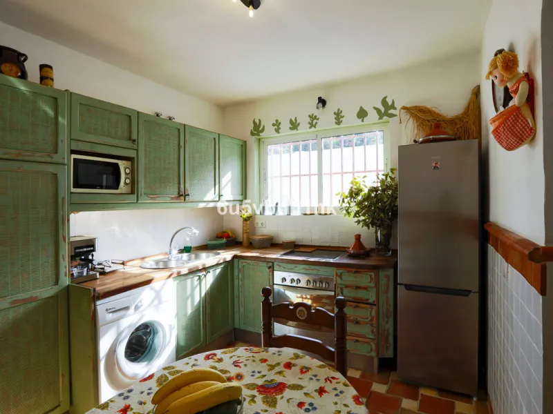 There comes a stage in life when the ideal home is no longer the biggest one — but the one that simply makes everyday living easier, more comfortable and enjoyable. This single-level property in Alhaurín de la Torre captures that idea beautifully.