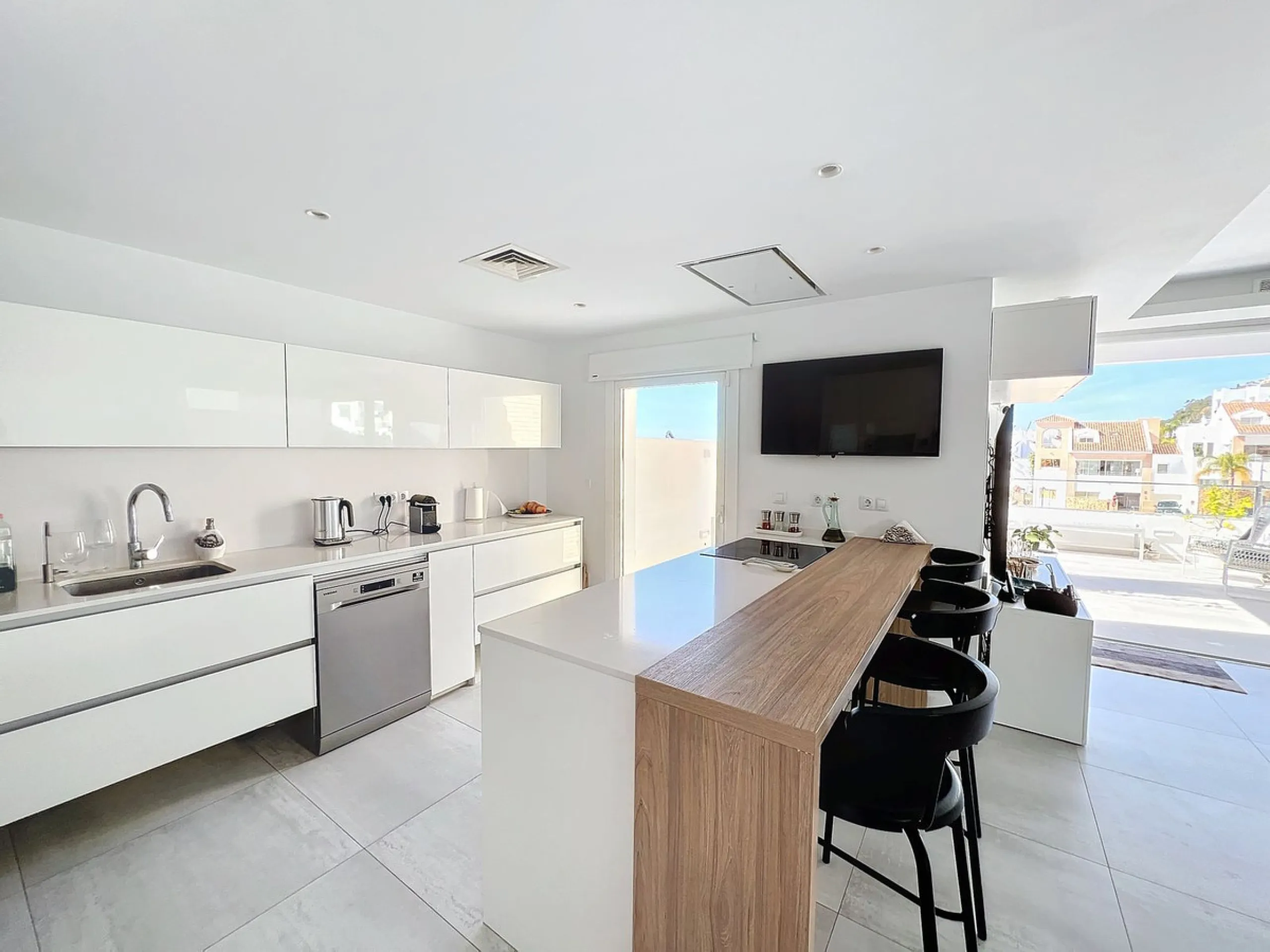Stunning Contemporary Villa in Big Blue Villas, Benalmádena – Coastal Luxury at Its Best
