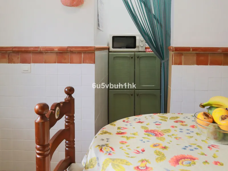 There comes a stage in life when the ideal home is no longer the biggest one — but the one that simply makes everyday living easier, more comfortable and enjoyable. This single-level property in Alhaurín de la Torre captures that idea beautifully.