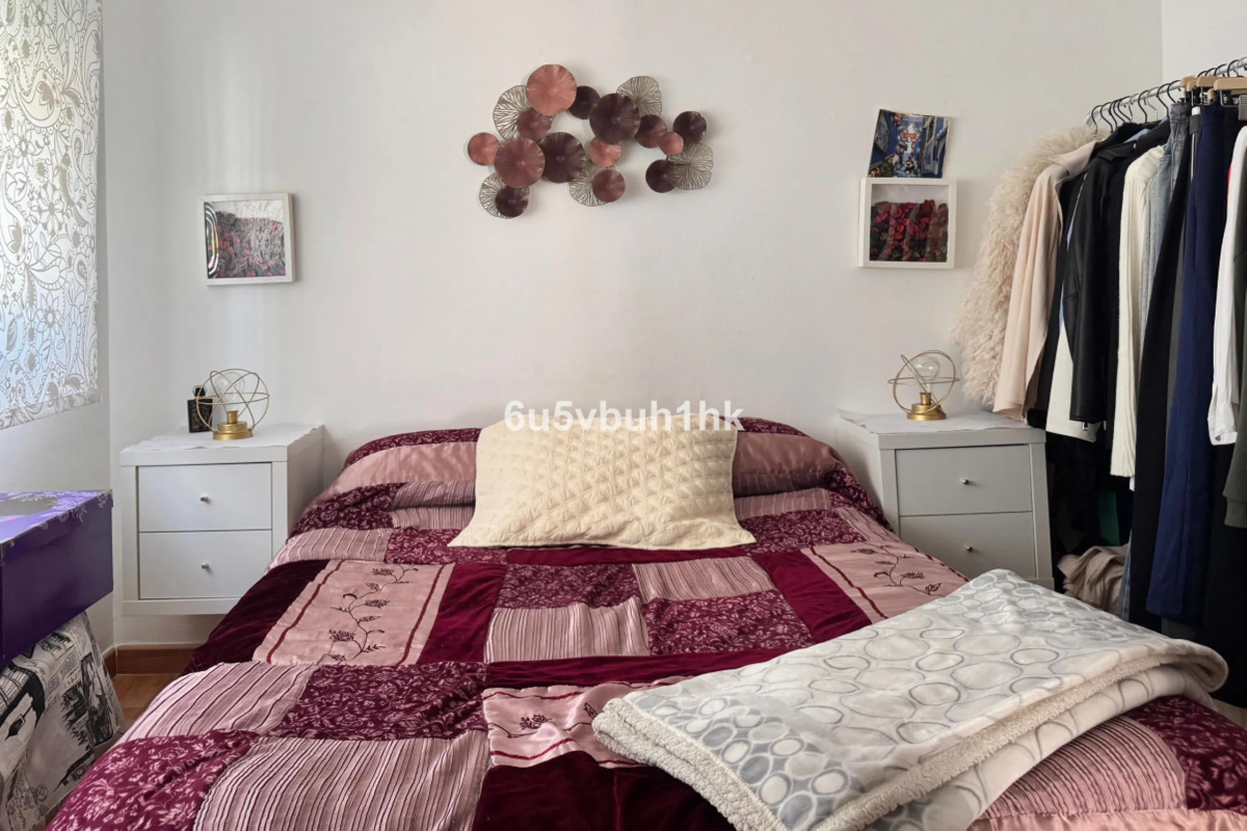 There comes a stage in life when the ideal home is no longer the biggest one — but the one that simply makes everyday living easier, more comfortable and enjoyable. This single-level property in Alhaurín de la Torre captures that idea beautifully.