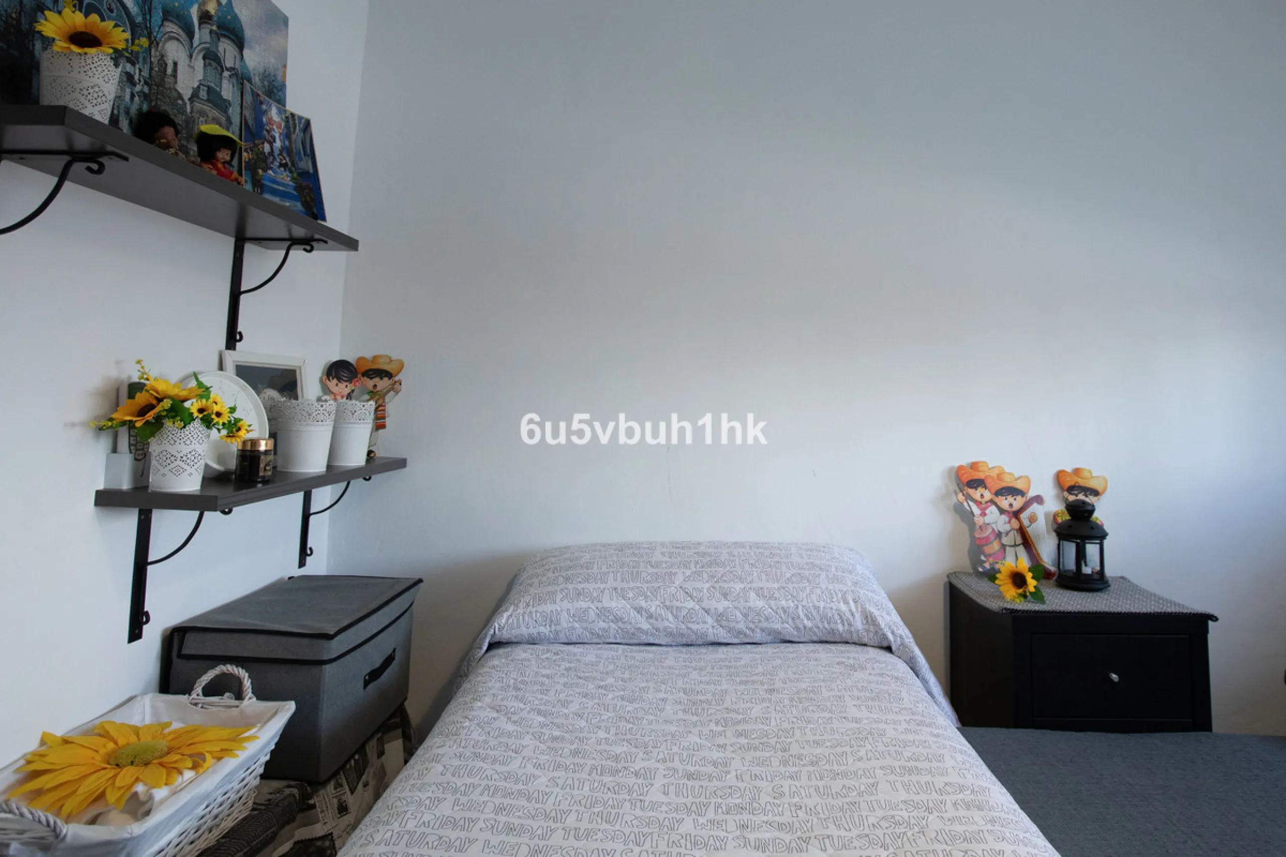 There comes a stage in life when the ideal home is no longer the biggest one — but the one that simply makes everyday living easier, more comfortable and enjoyable. This single-level property in Alhaurín de la Torre captures that idea beautifully.