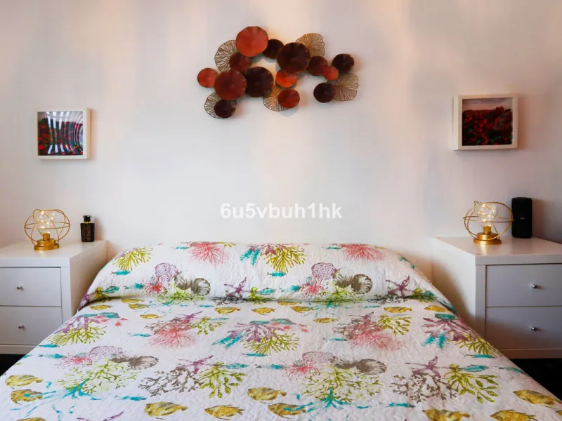 There comes a stage in life when the ideal home is no longer the biggest one — but the one that simply makes everyday living easier, more comfortable and enjoyable. This single-level property in Alhaurín de la Torre captures that idea beautifully.