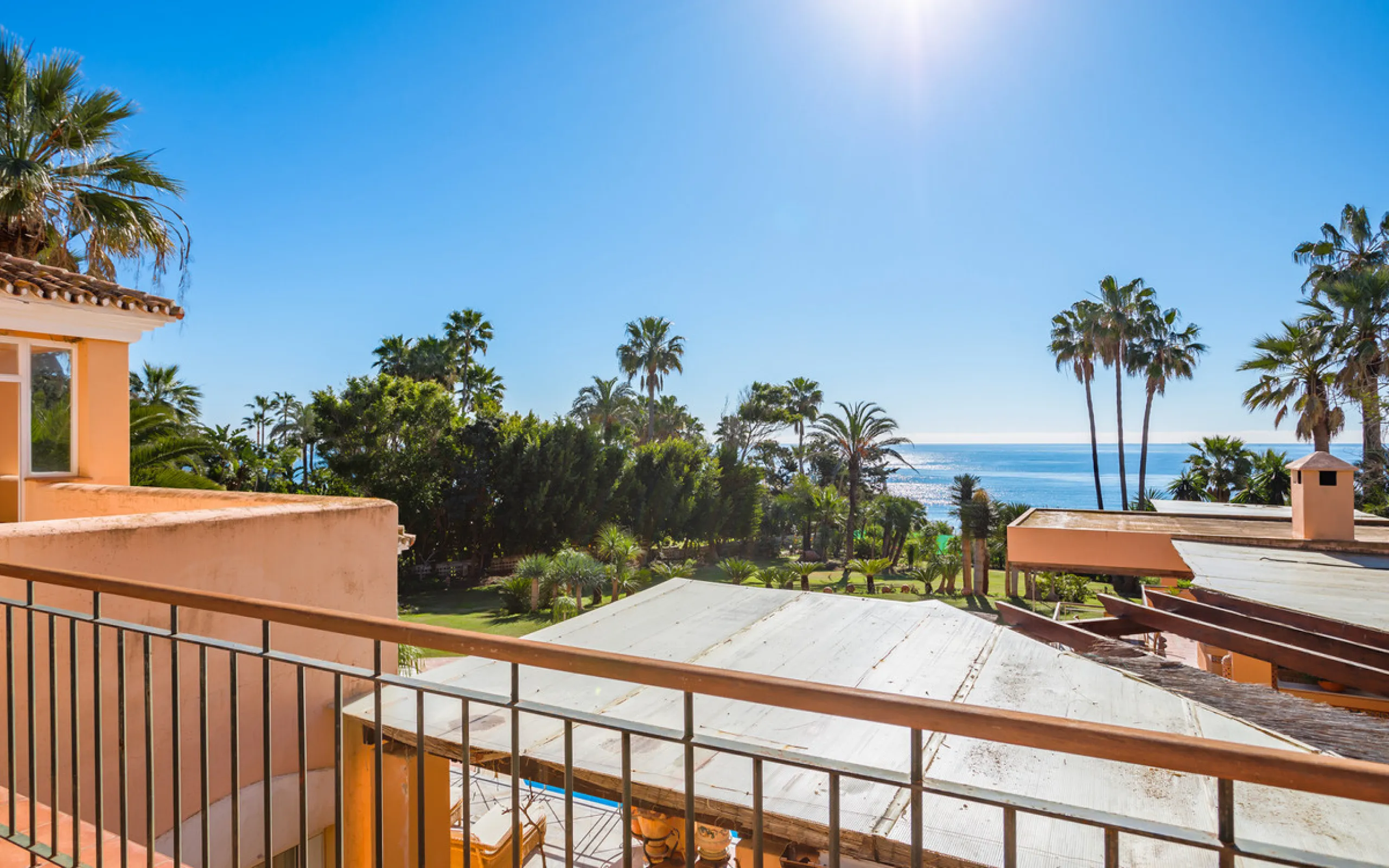 House - Detached Villa в продаже в Estepona, Málaga. В доме 8 спален и 10 ванных комнат. Площадь дома 1013 м². Площадь участка 5039 м²