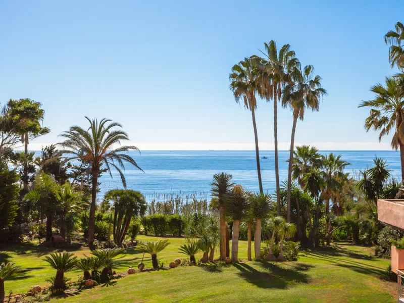 House - Detached Villa в продаже в Estepona, Málaga. В доме 8 спален и 10 ванных комнат. Площадь дома 1013 м². Площадь участка 5039 м²