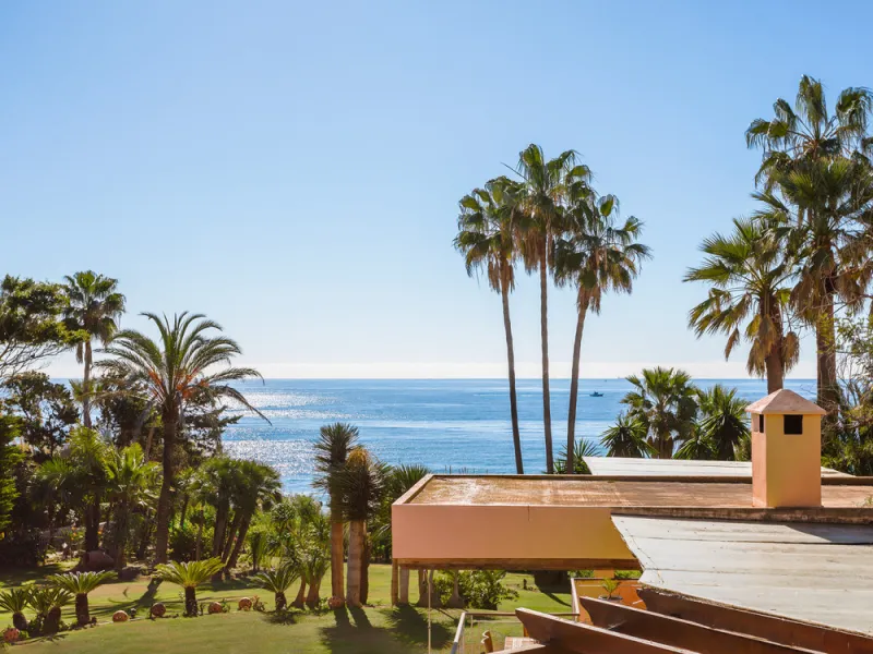 House - Detached Villa в продаже в Estepona, Málaga. В доме 8 спален и 10 ванных комнат. Площадь дома 1013 м². Площадь участка 5039 м²