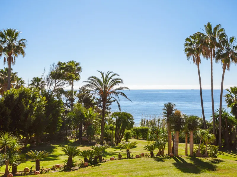 House - Detached Villa в продаже в Estepona, Málaga. В доме 8 спален и 10 ванных комнат. Площадь дома 1013 м². Площадь участка 5039 м²