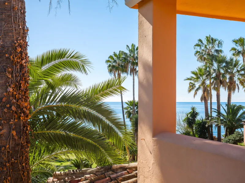 House - Detached Villa в продаже в Estepona, Málaga. В доме 8 спален и 10 ванных комнат. Площадь дома 1013 м². Площадь участка 5039 м²