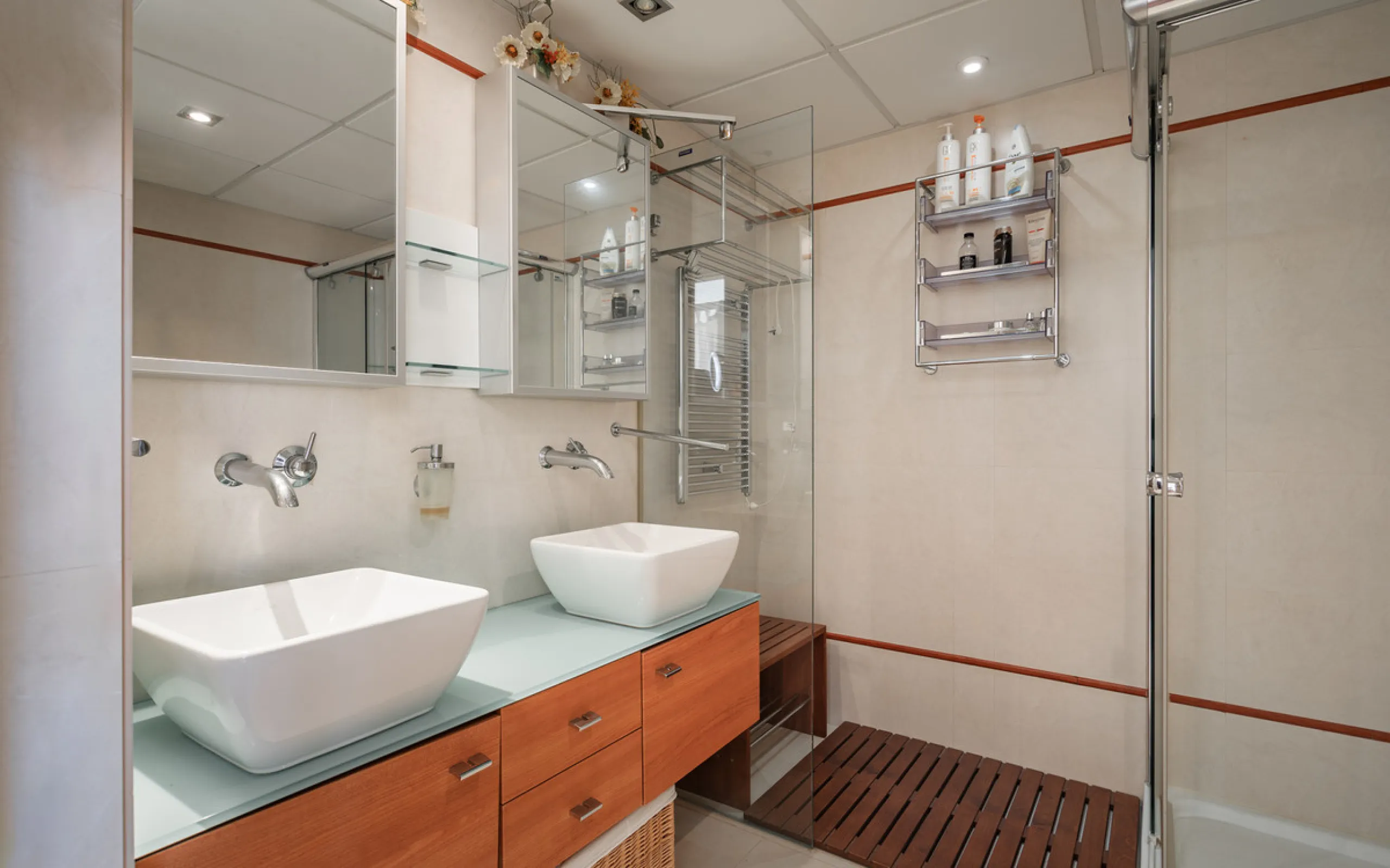 House - Detached Villa в продаже в Estepona, Málaga. В доме 8 спален и 10 ванных комнат. Площадь дома 1013 м². Площадь участка 5039 м²