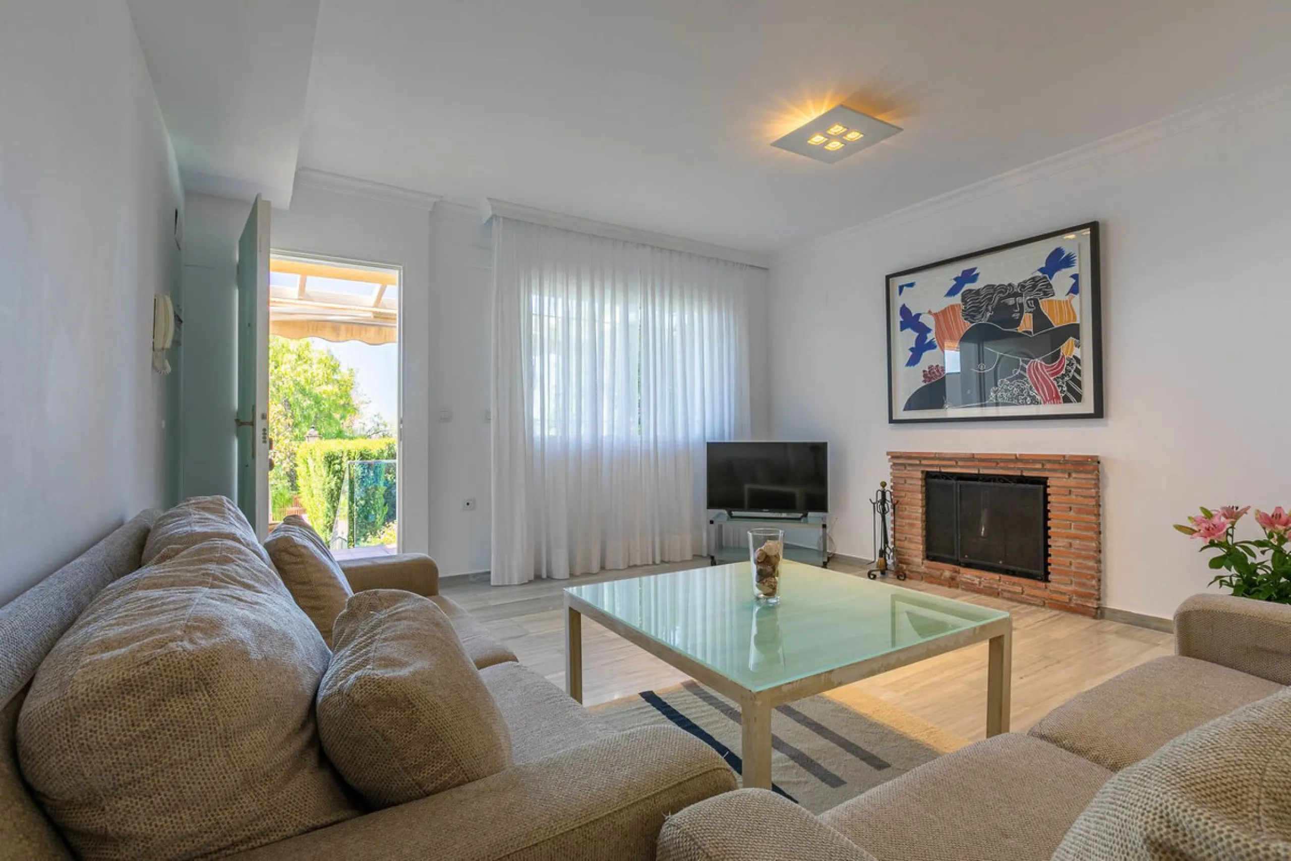 House - Semi-Detached House в продаже в Marbella, Málaga. В доме 4 спален и 3 ванных комнат. Площадь дома 171 м². Площадь участка 215 м²