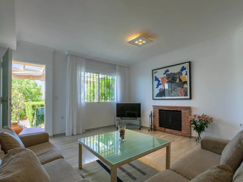 House - Semi-Detached House в продаже в Marbella, Málaga. В доме 4 спален и 3 ванных комнат. Площадь дома 171 м². Площадь участка 215 м²