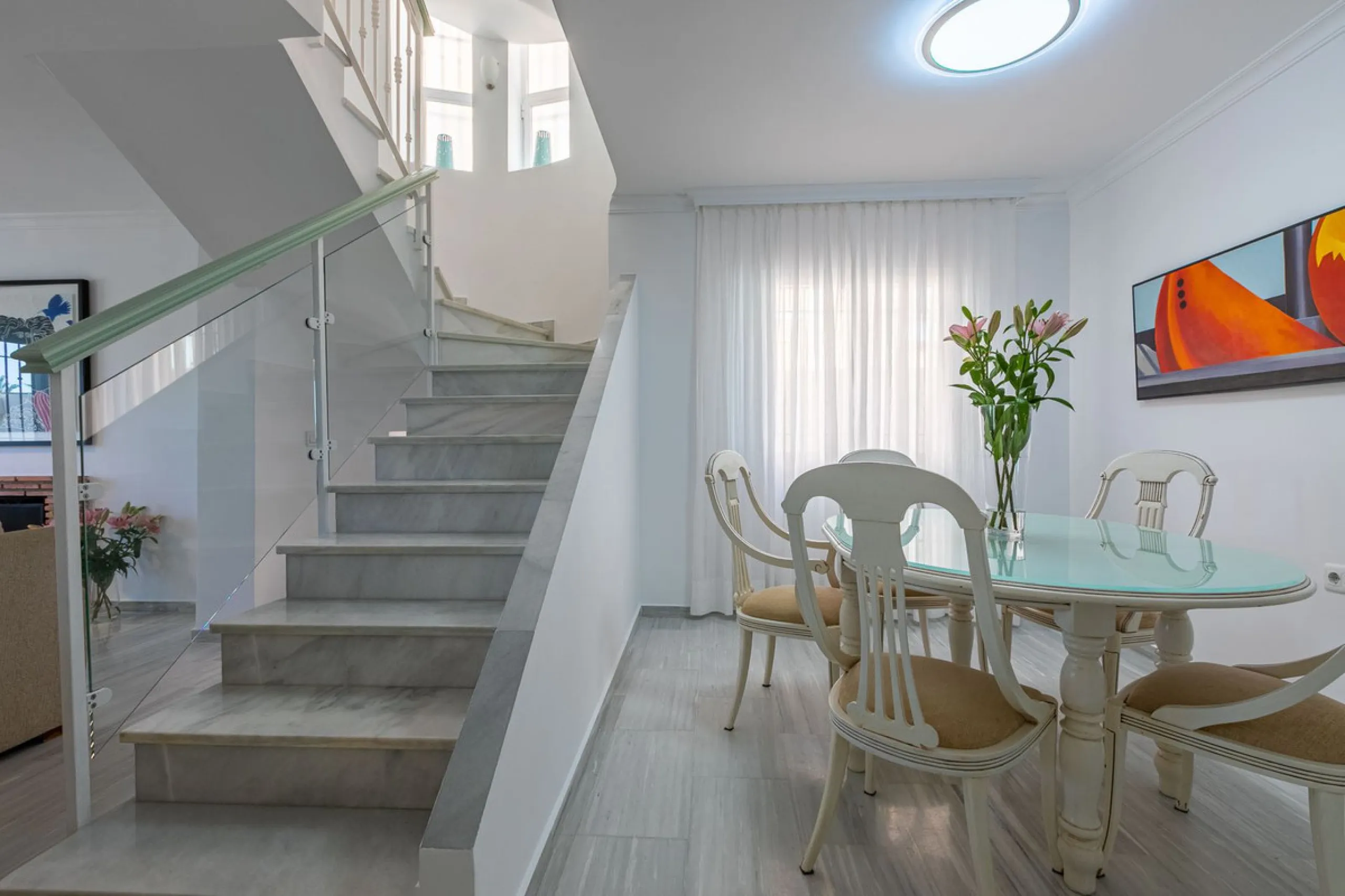 House - Semi-Detached House в продаже в Marbella, Málaga. В доме 4 спален и 3 ванных комнат. Площадь дома 171 м². Площадь участка 215 м²