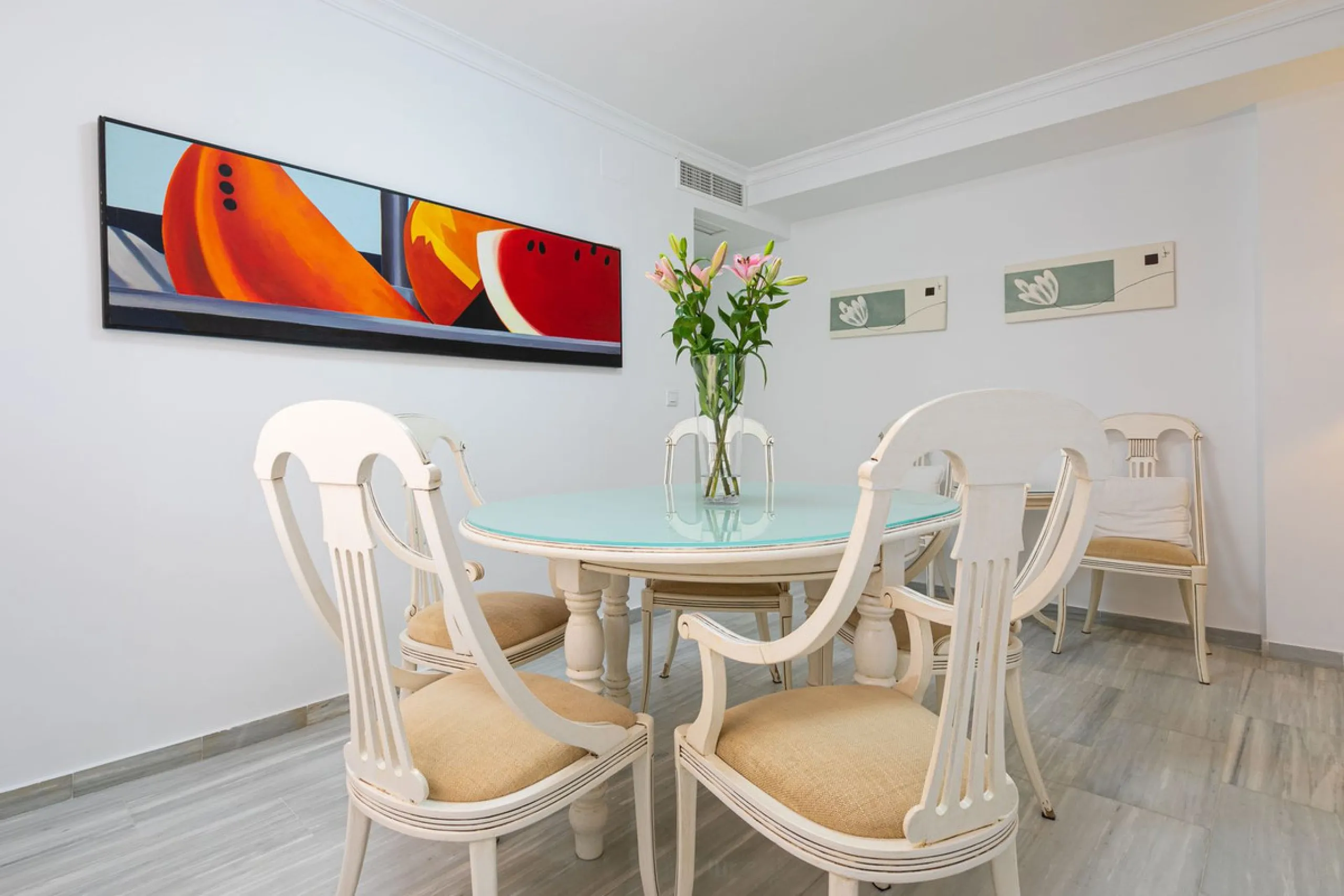 House - Semi-Detached House в продаже в Marbella, Málaga. В доме 4 спален и 3 ванных комнат. Площадь дома 171 м². Площадь участка 215 м²