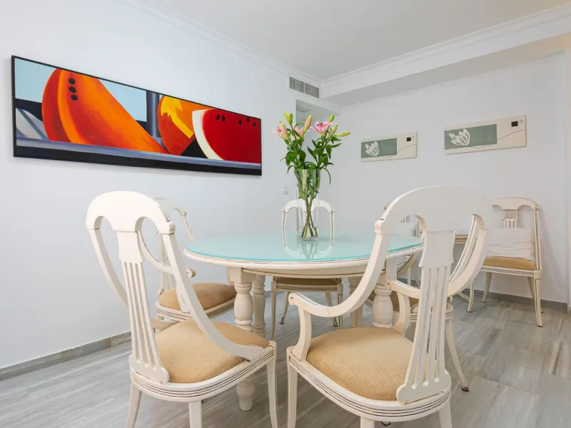 House - Semi-Detached House в продаже в Marbella, Málaga. В доме 4 спален и 3 ванных комнат. Площадь дома 171 м². Площадь участка 215 м²