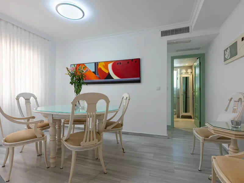 House - Semi-Detached House в продаже в Marbella, Málaga. В доме 4 спален и 3 ванных комнат. Площадь дома 171 м². Площадь участка 215 м²