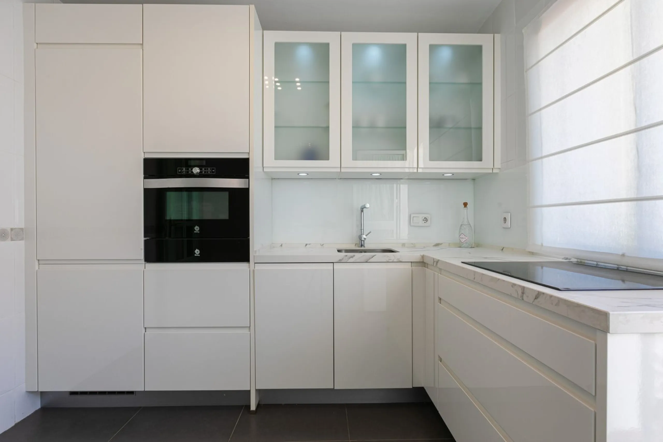 House - Semi-Detached House в продаже в Marbella, Málaga. В доме 4 спален и 3 ванных комнат. Площадь дома 171 м². Площадь участка 215 м²