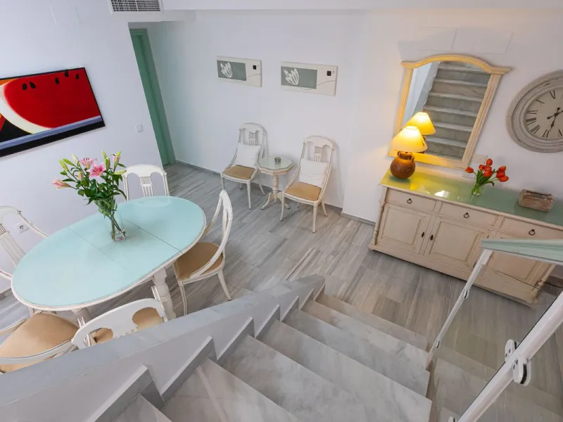 House - Semi-Detached House в продаже в Marbella, Málaga. В доме 4 спален и 3 ванных комнат. Площадь дома 171 м². Площадь участка 215 м²
