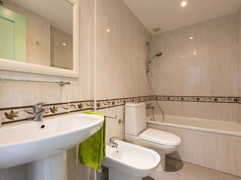 House - Semi-Detached House в продаже в Marbella, Málaga. В доме 4 спален и 3 ванных комнат. Площадь дома 171 м². Площадь участка 215 м²