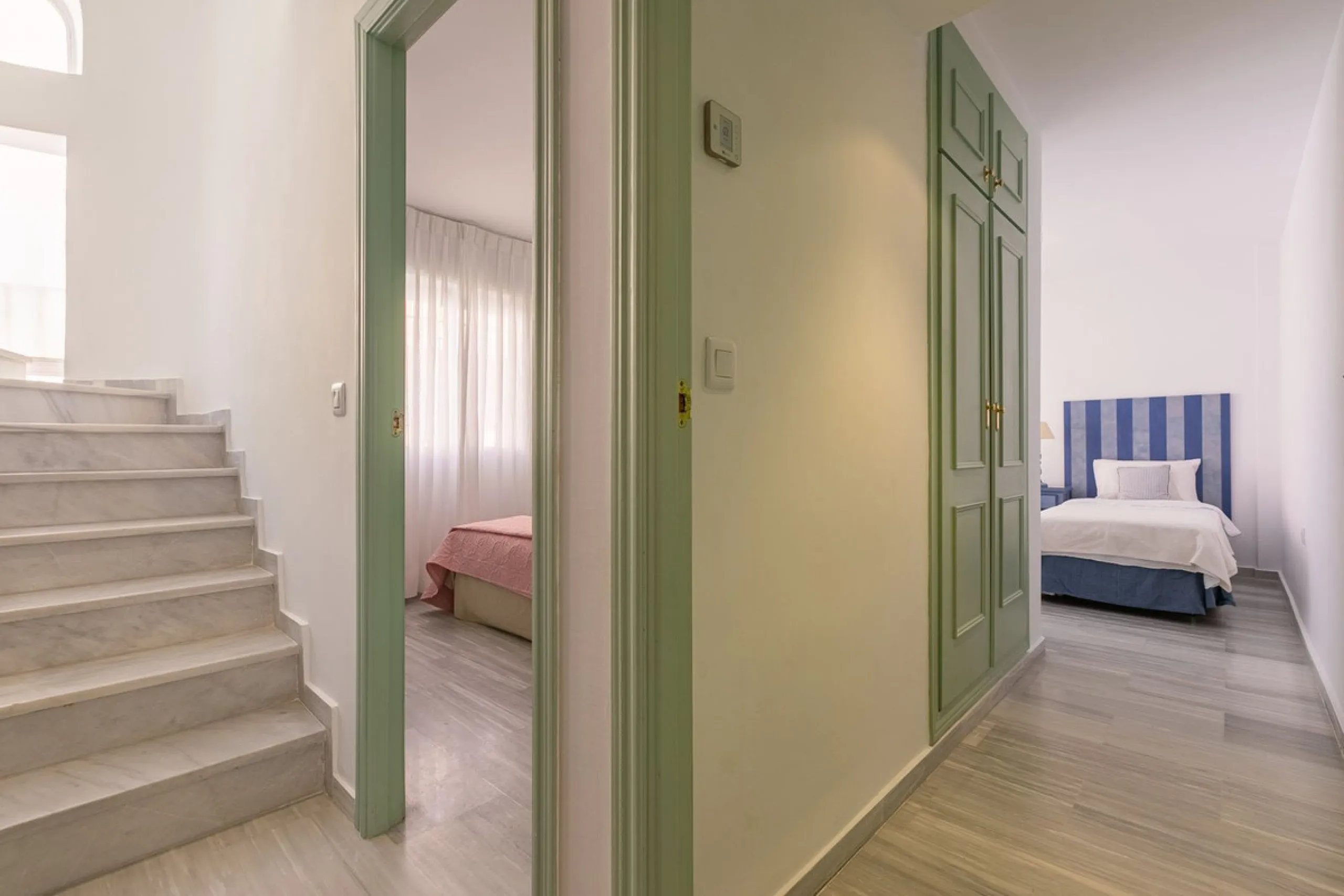 House - Semi-Detached House в продаже в Marbella, Málaga. В доме 4 спален и 3 ванных комнат. Площадь дома 171 м². Площадь участка 215 м²