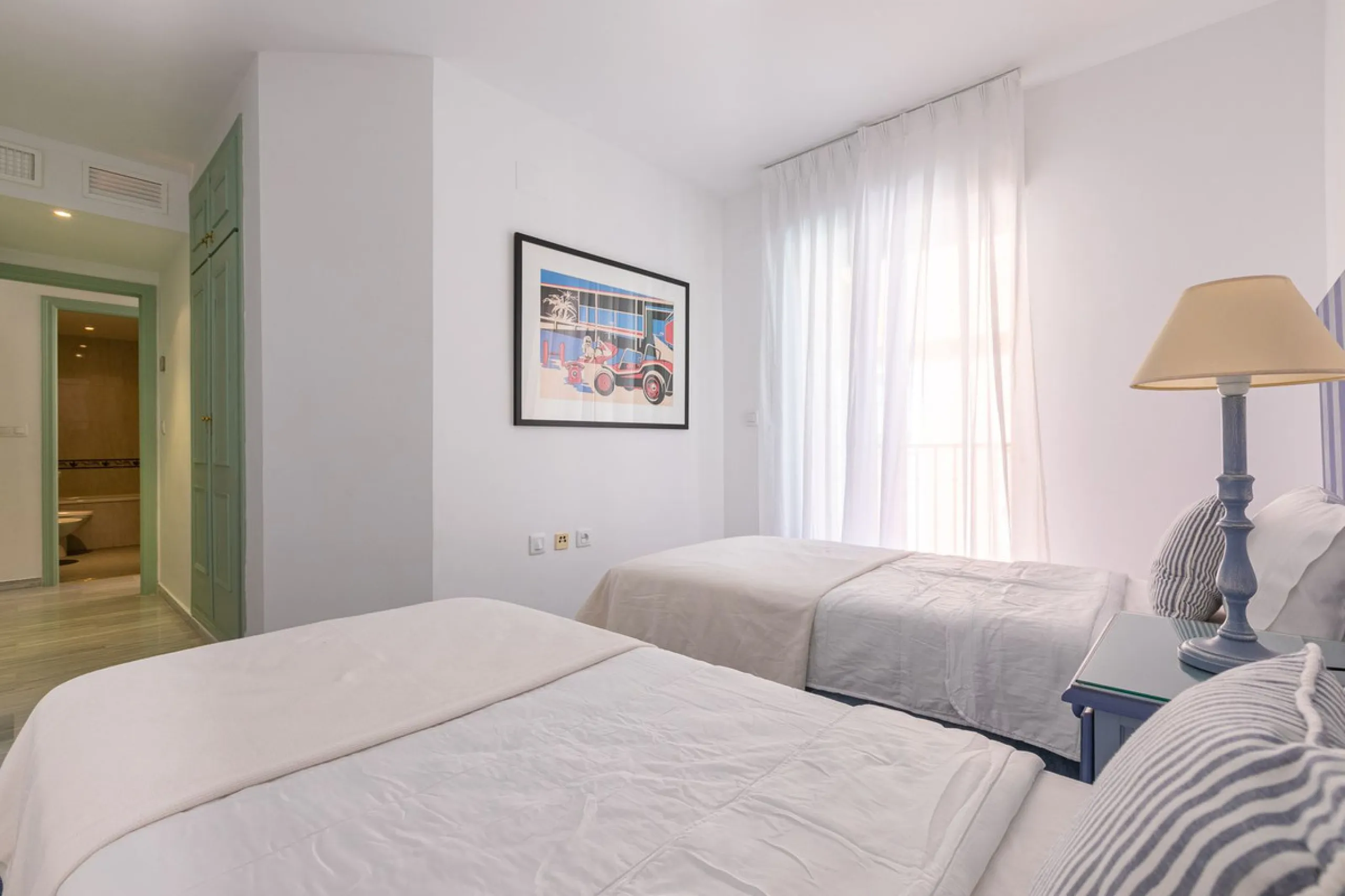 House - Semi-Detached House в продаже в Marbella, Málaga. В доме 4 спален и 3 ванных комнат. Площадь дома 171 м². Площадь участка 215 м²
