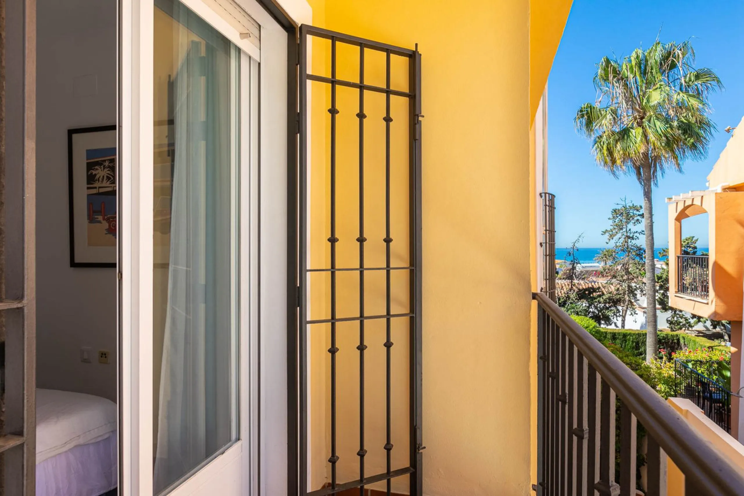 House - Semi-Detached House в продаже в Marbella, Málaga. В доме 4 спален и 3 ванных комнат. Площадь дома 171 м². Площадь участка 215 м²