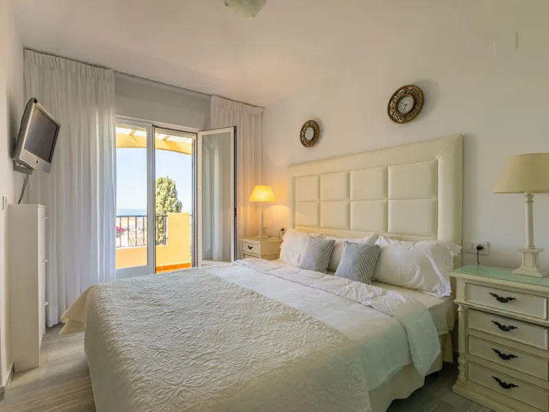 House - Semi-Detached House в продаже в Marbella, Málaga. В доме 4 спален и 3 ванных комнат. Площадь дома 171 м². Площадь участка 215 м²