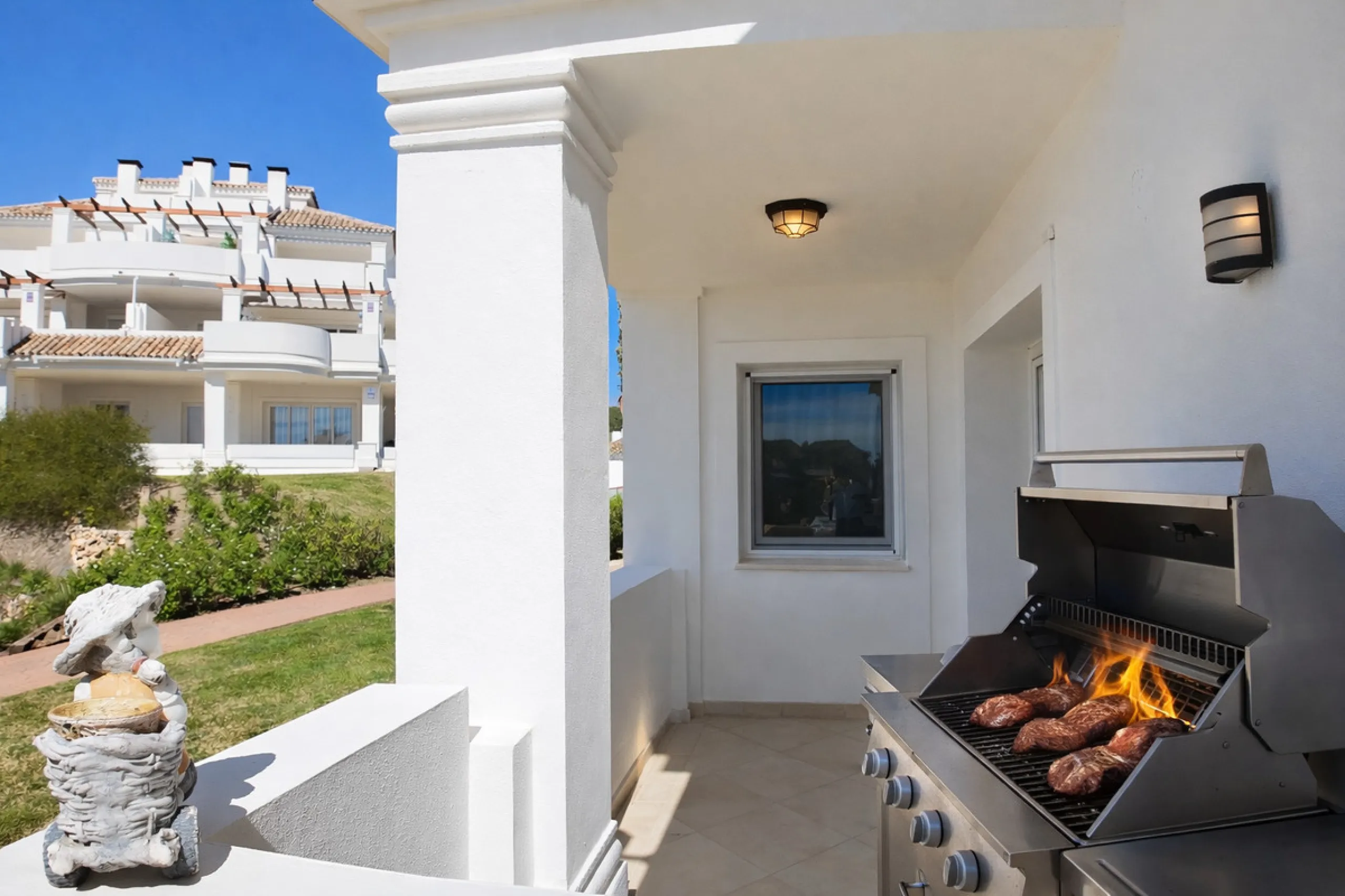 Apartment - Middle Floor Apartment в продаже в Marbella, Málaga. В доме 2 спален и 4 ванных комнат. Площадь дома 154 м²