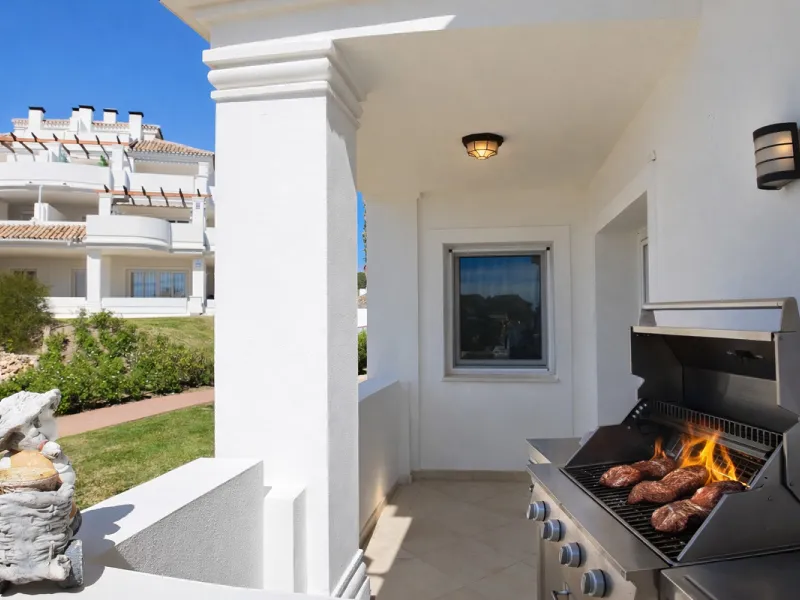 Apartment - Middle Floor Apartment в продаже в Marbella, Málaga. В доме 2 спален и 4 ванных комнат. Площадь дома 154 м²