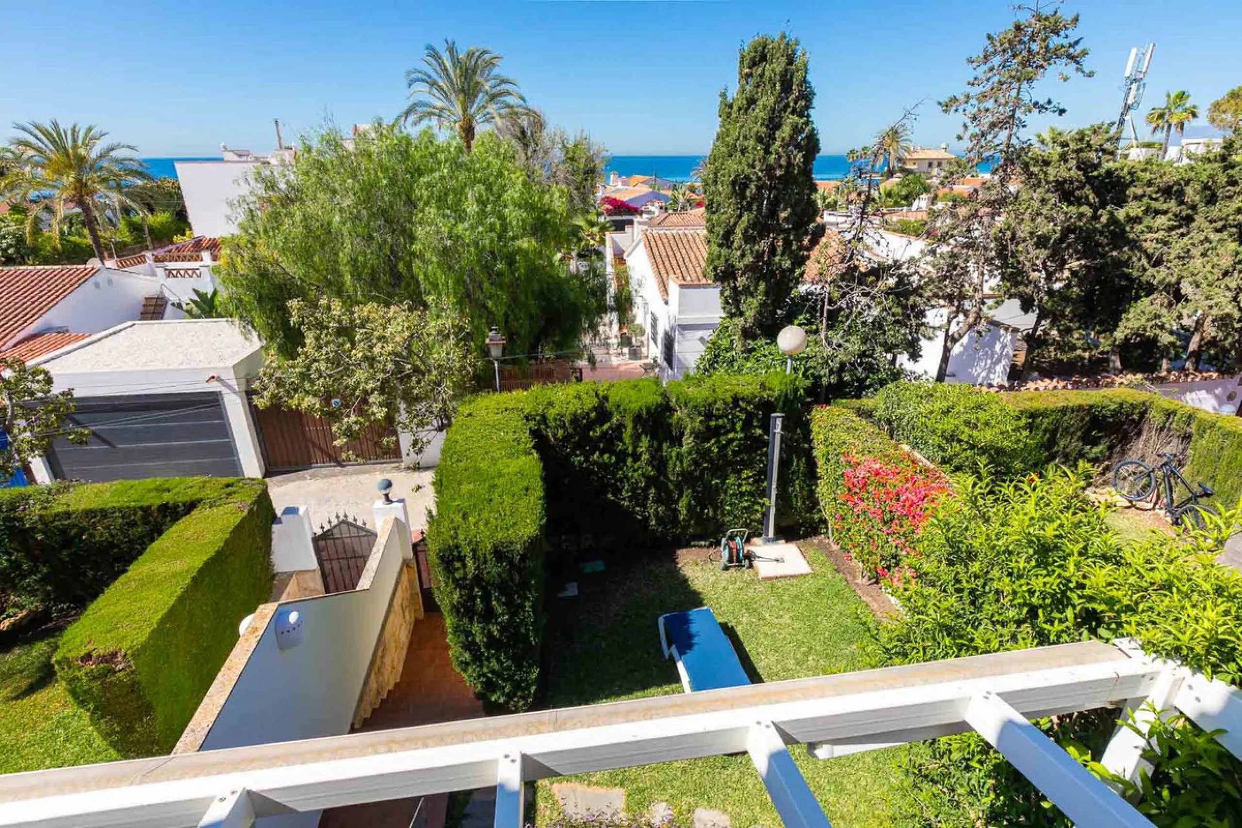 House - Semi-Detached House в продаже в Marbella, Málaga. В доме 4 спален и 3 ванных комнат. Площадь дома 171 м². Площадь участка 215 м²