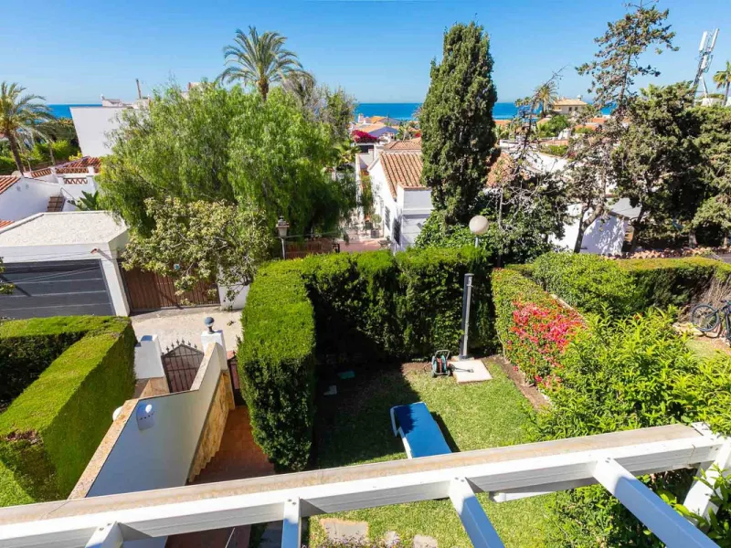 House - Semi-Detached House в продаже в Marbella, Málaga. В доме 4 спален и 3 ванных комнат. Площадь дома 171 м². Площадь участка 215 м²